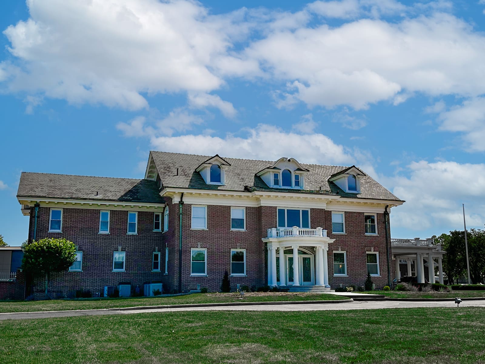 The Grove Estate Tour
